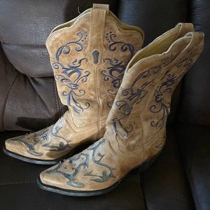 Used Women’s Corral cowboy boots
